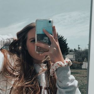 Meet your Posher, Caroline